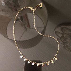Dainty gold necklace
